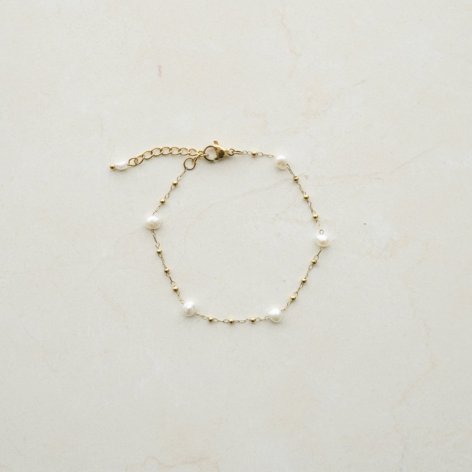 Poppy Pearl Bracelet